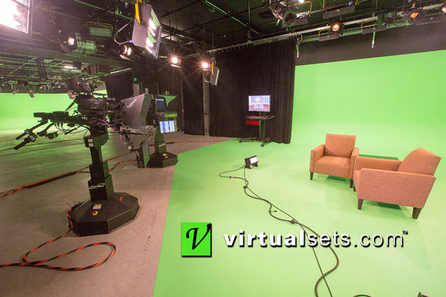 Pro Cyc Green Screen Studio Photo